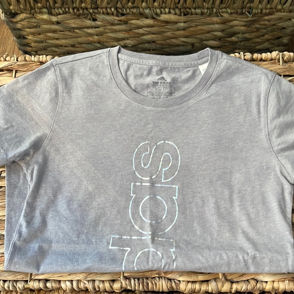 Adidas Gray T-Shirt Size XS